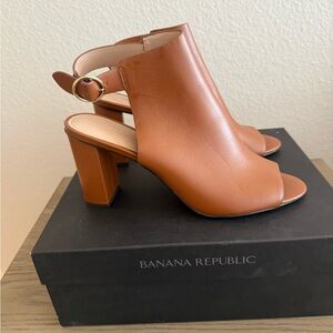 Banana Republic Women's Brown Heeled Boots